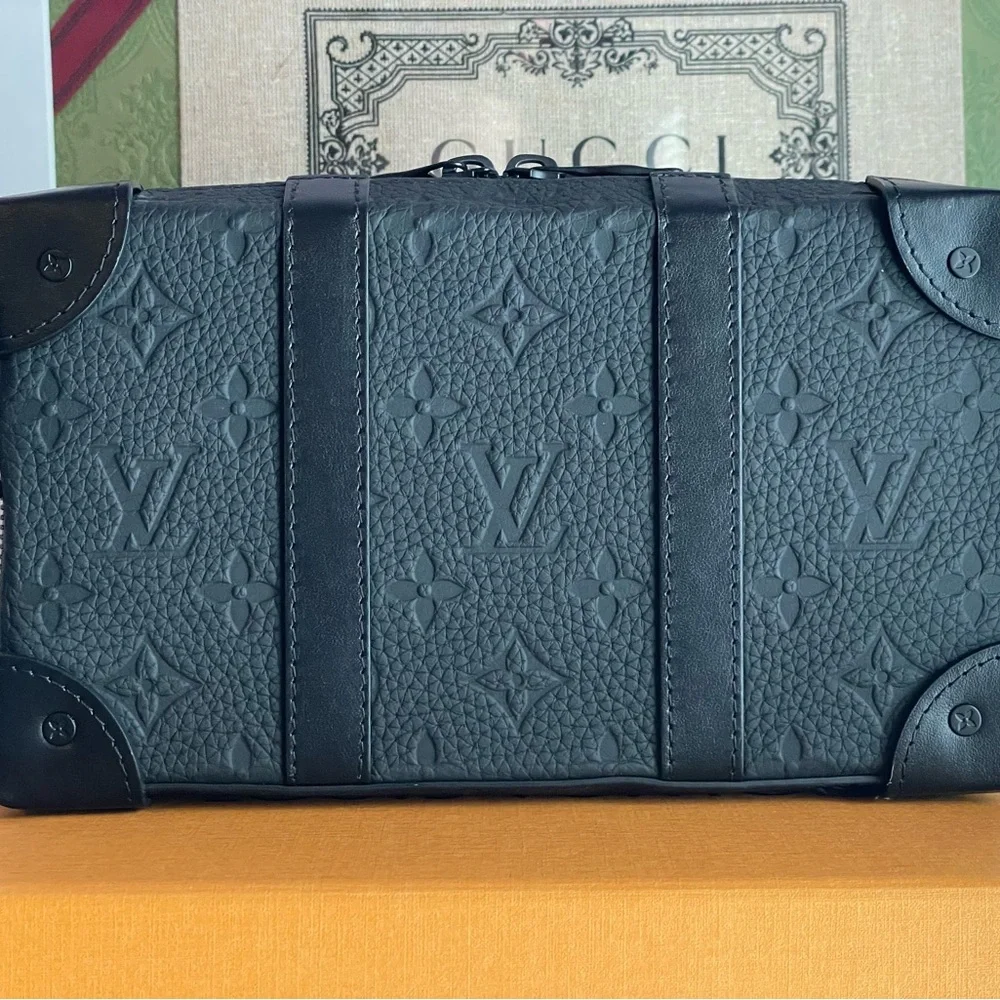 PRISTINE Louis Vuitton 2018 Taiga Bifold Wallet YV in Black Leather w/ box & bag